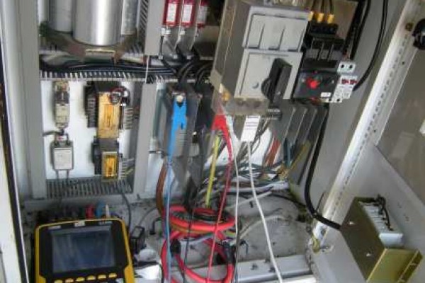 instalatii-electrice-profesionisteFF10BAFD-C3EE-A403-D20A-C13510CA4489.jpg