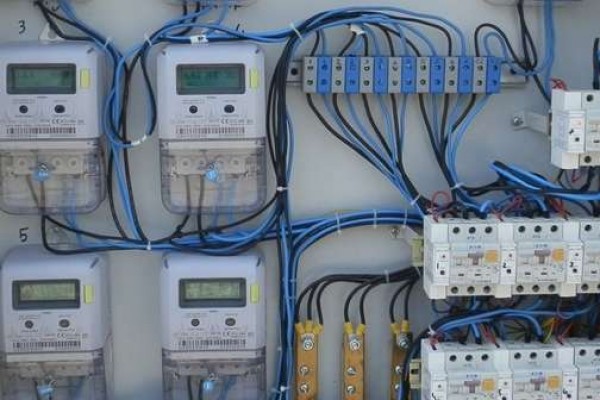 instalatii-electrice-bransamente-bloc-247CFFE2E-D889-2830-216E-3A83F8A7076D.jpg