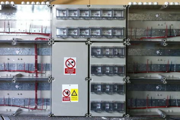 instalatii-electrice-bransamente-bloc-344CA5894-71B5-E6C6-AB03-C4C20E2D4CE0.jpg