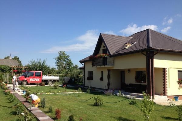 Finisaje amenajare exterioara casa cu etaj