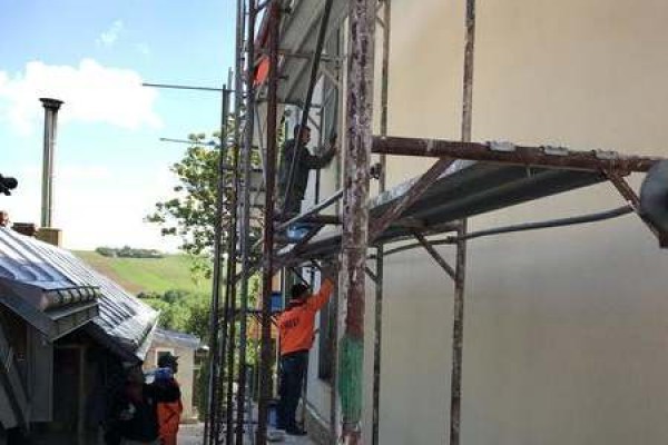 Finisaje amenajare exterioara casa cu etaj